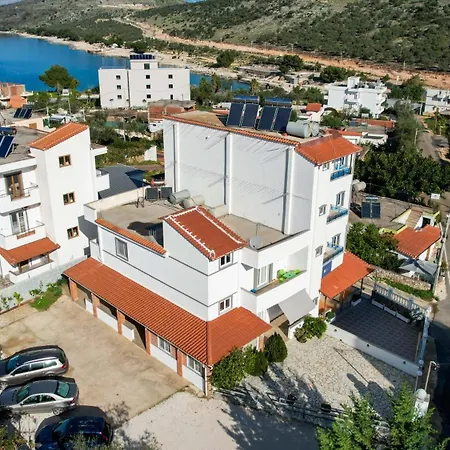 Aktea Apartment