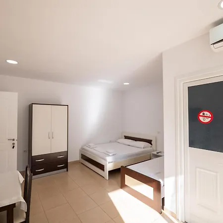 Aktea Apartment *